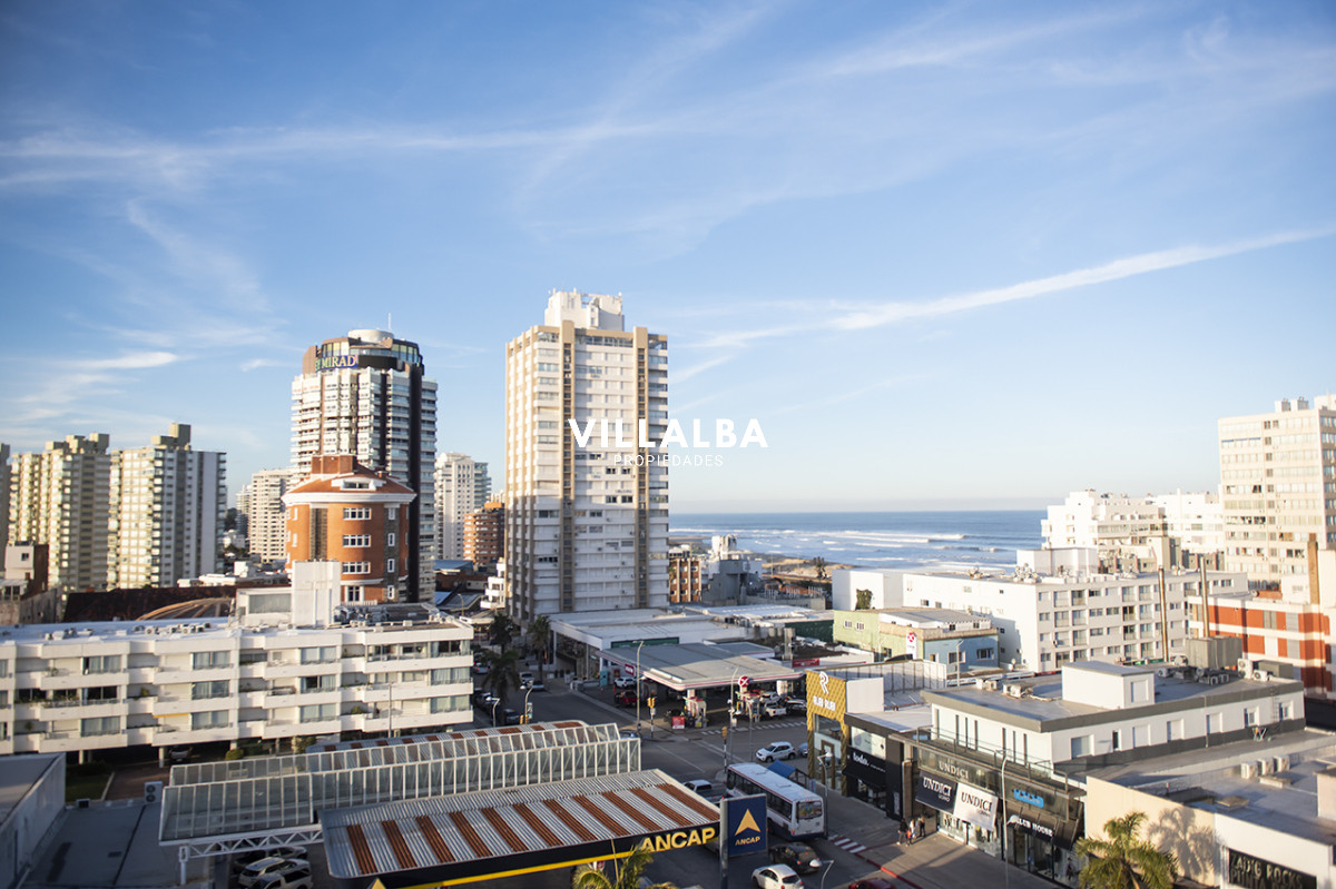 Apartamento ID.3635 - Vende departamento de 3 dormitorios con vista al Puerto, Punta del Este