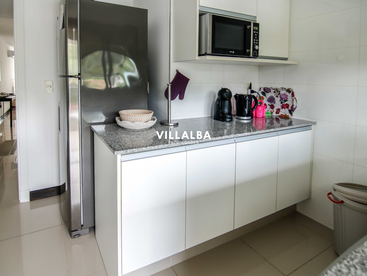 Apartamento ID.3665 - PH en playa mansa , departamento en Edificio Monet de 2 dormitorios, Punta Del Este