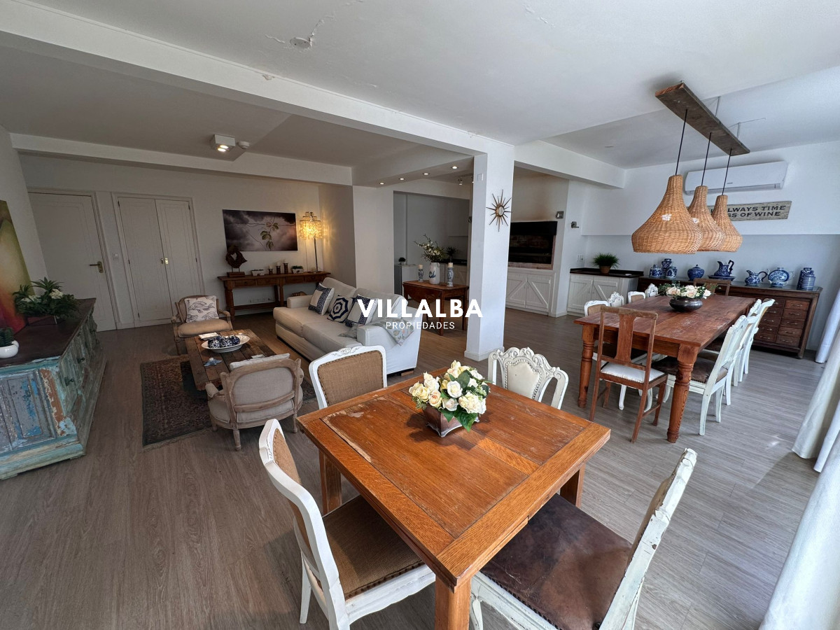 Apartamento ID.3610 - Se vende departamento de 4 dormitorios , Playa brava, Esturion