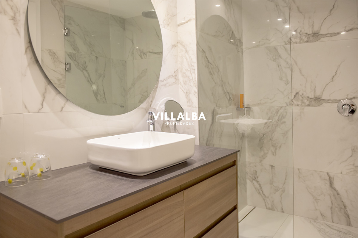 Apartamento ID.4017 - Gran oportunidad, departamento frente al mar con vista a la bahia en venta. Torre Venetian.