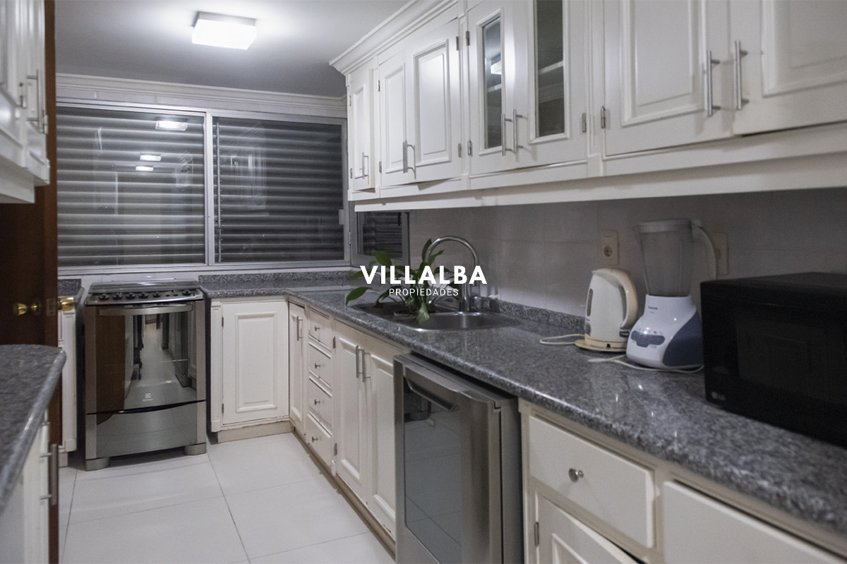 Apartamento ID.3641 - Edificio Espigon zona Puerto,  frente al mar. 