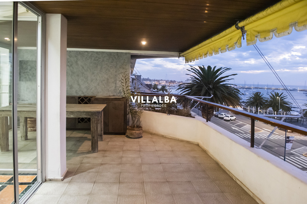 Apartamento ID.3641 - Edificio Espigon zona Puerto,  frente al mar. 