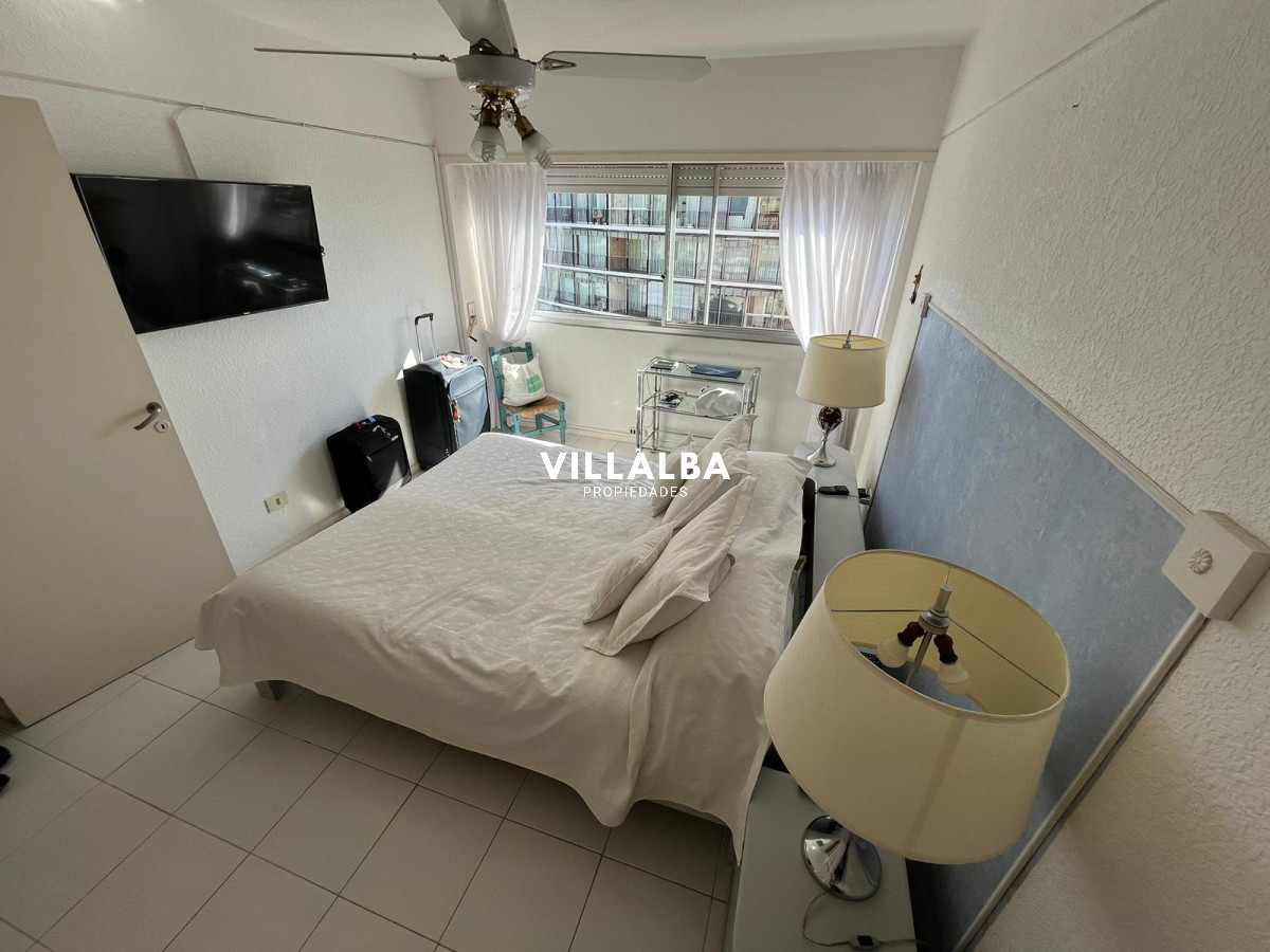 Apartamento ID.2888 - Departamento de 2 dormitorios en venta, Peninsula. 