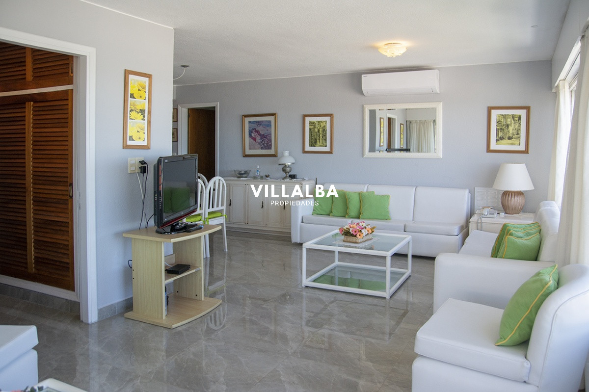 Apartamento ID.2897 - Departamento en venta de 2 dormitorios con vista al Mar, Peninsula , Punta del este 