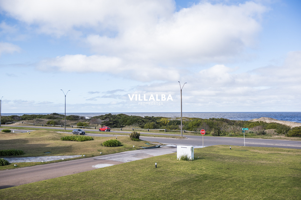 Apartamento ID.3923 - Venta Apartamento sobre la rambla,  Rincon del Indio.