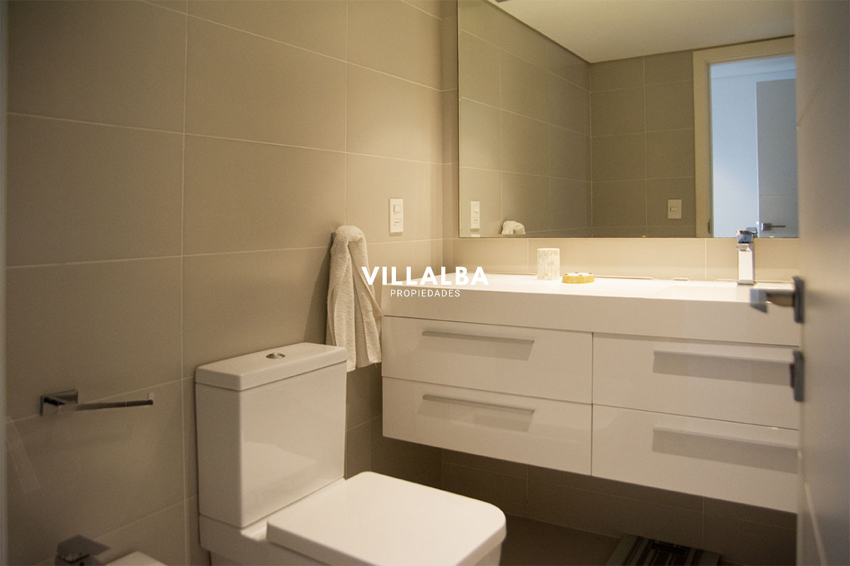 Apartamento ID.4249 - Departamento de 2 suites + depedencia en venta Frente al mar.