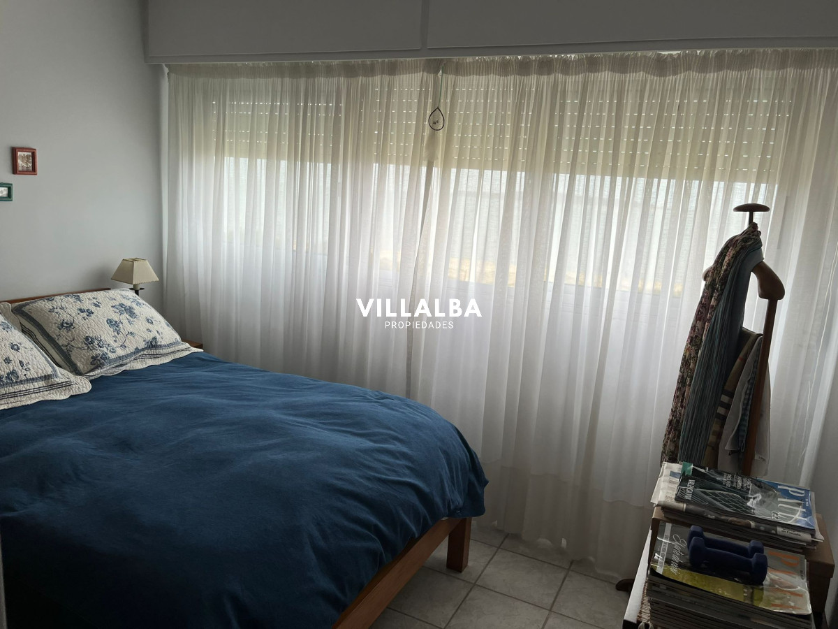 Apartamento ID.4121 - Apartamento de 2 dormitorios con vista frente al mar en edificio Samambai, Playa Mansa , Punta del ese 