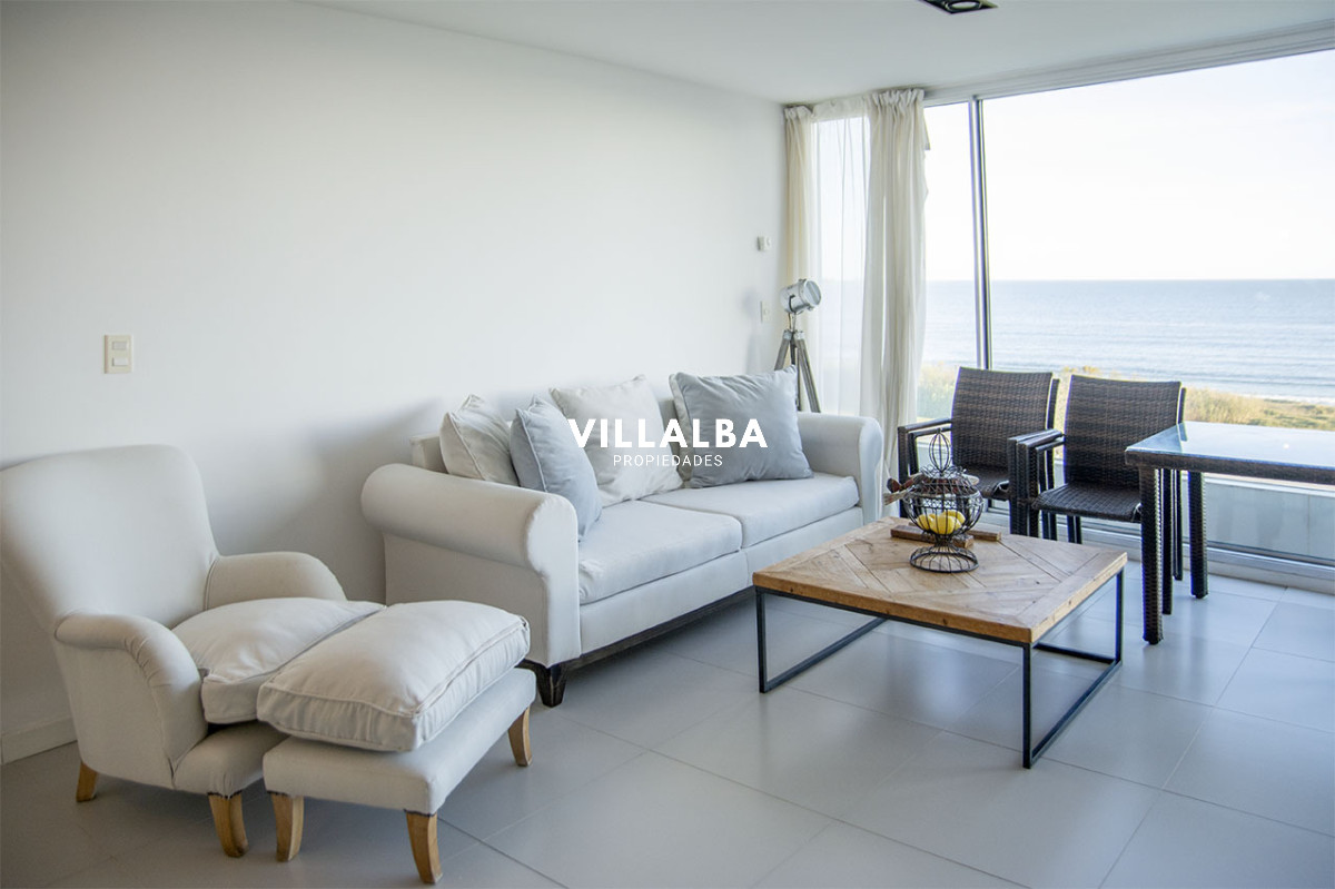 Apartamento ID.4249 - Departamento de 2 suites + depedencia en venta Frente al mar.