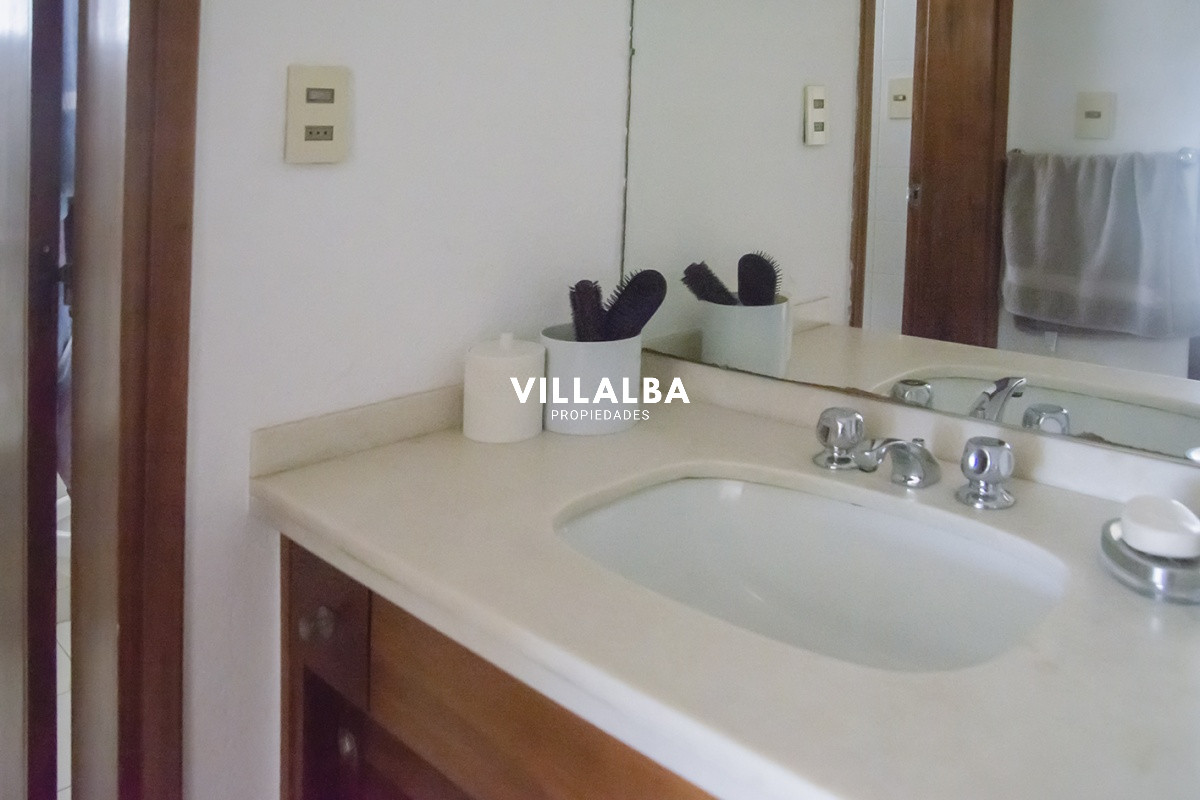 Apartamento ID.2167 - Apartamento en venta, Torre Fragata con hermosa vista al mar.