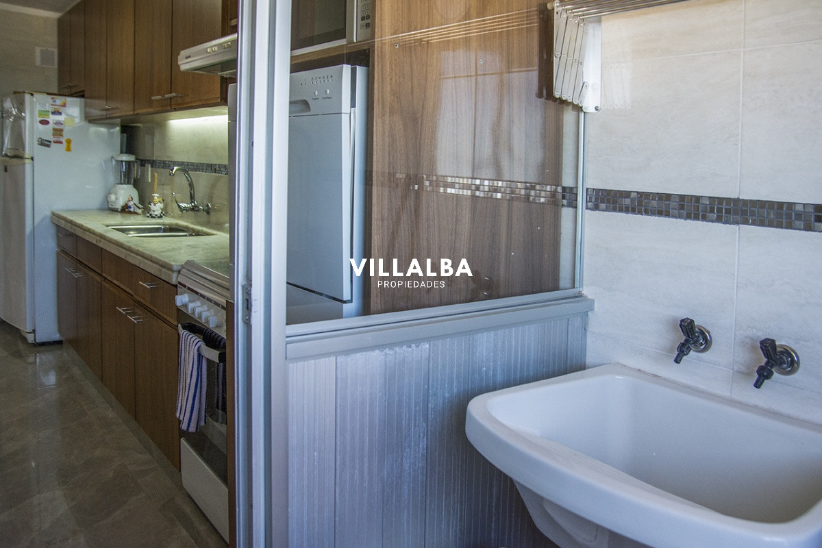 Apartamento ID.2897 - Departamento en venta de 2 dormitorios con vista al Mar, Peninsula , Punta del este 