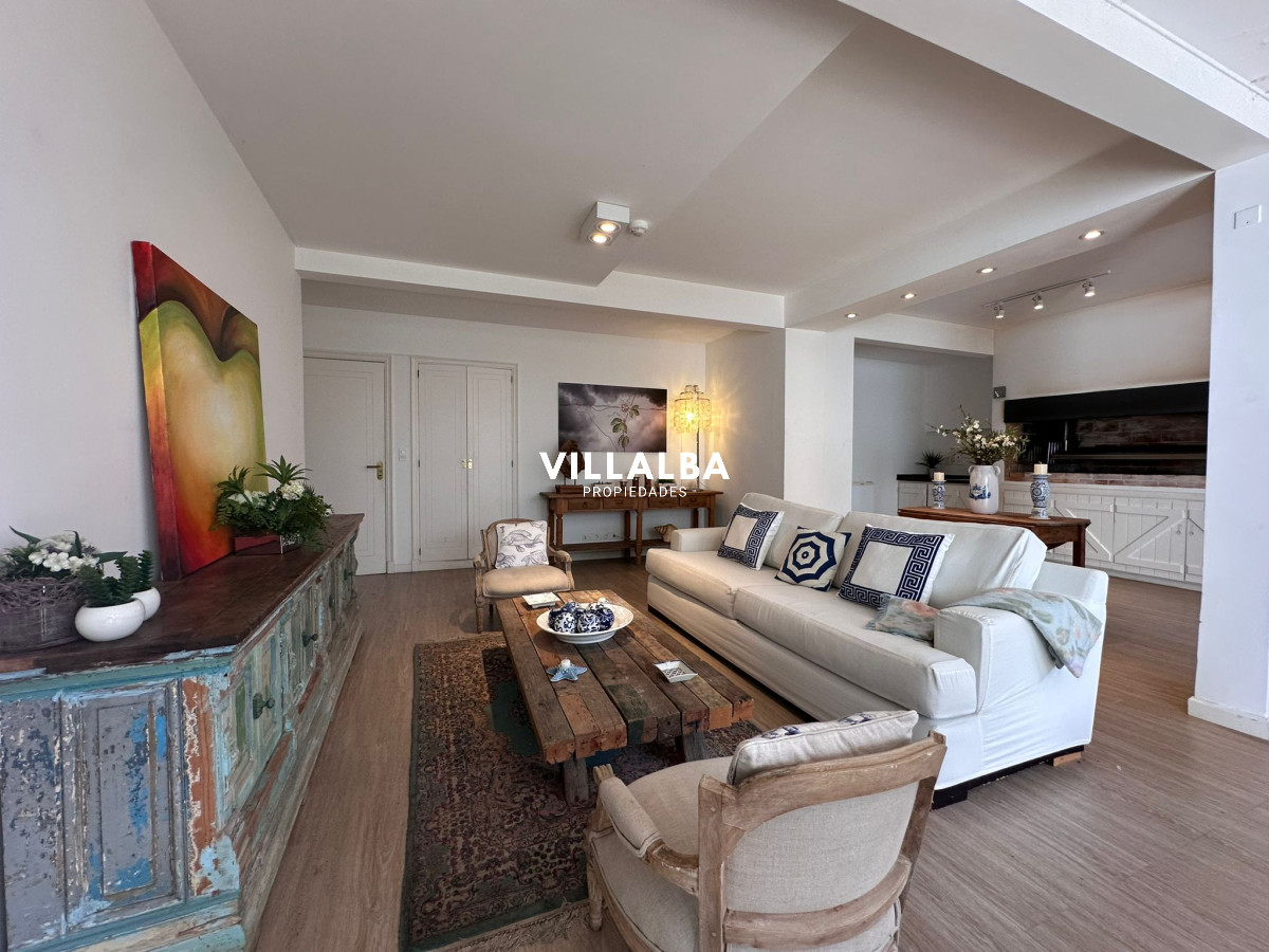 Apartamento ID.3610 - Se vende departamento de 4 dormitorios , Playa brava, Esturion