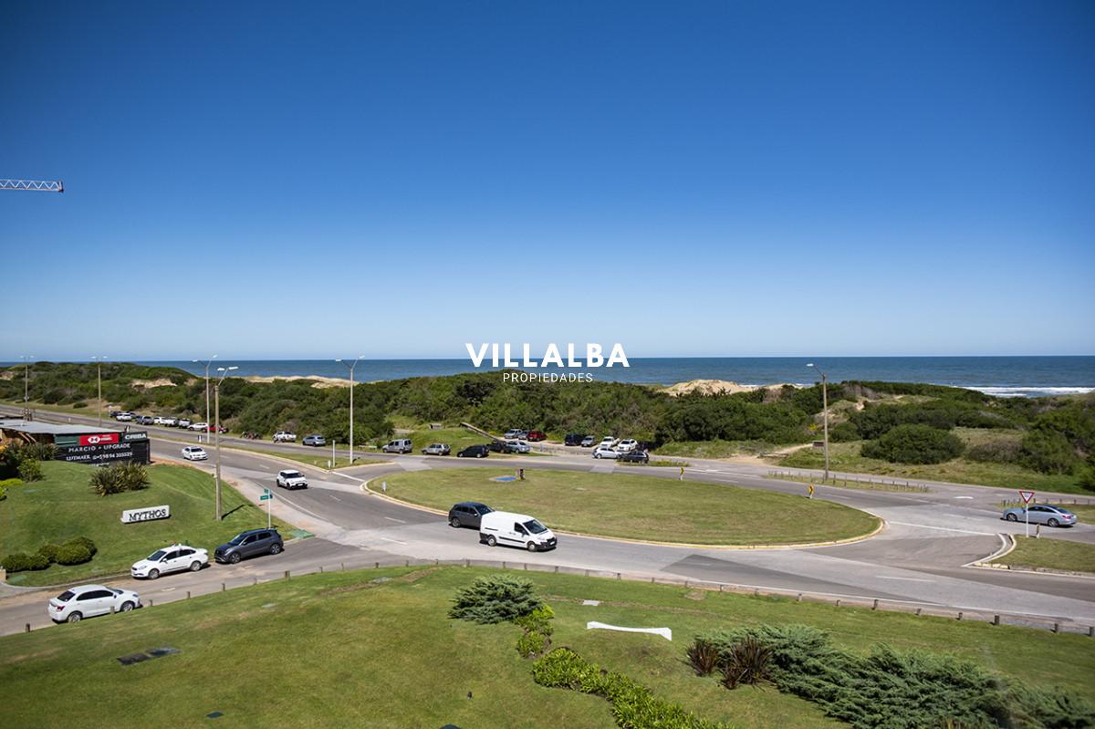 Apartamento ID.2367 - Penthouse frente al mar en venta, 3 suites. Blue Bird