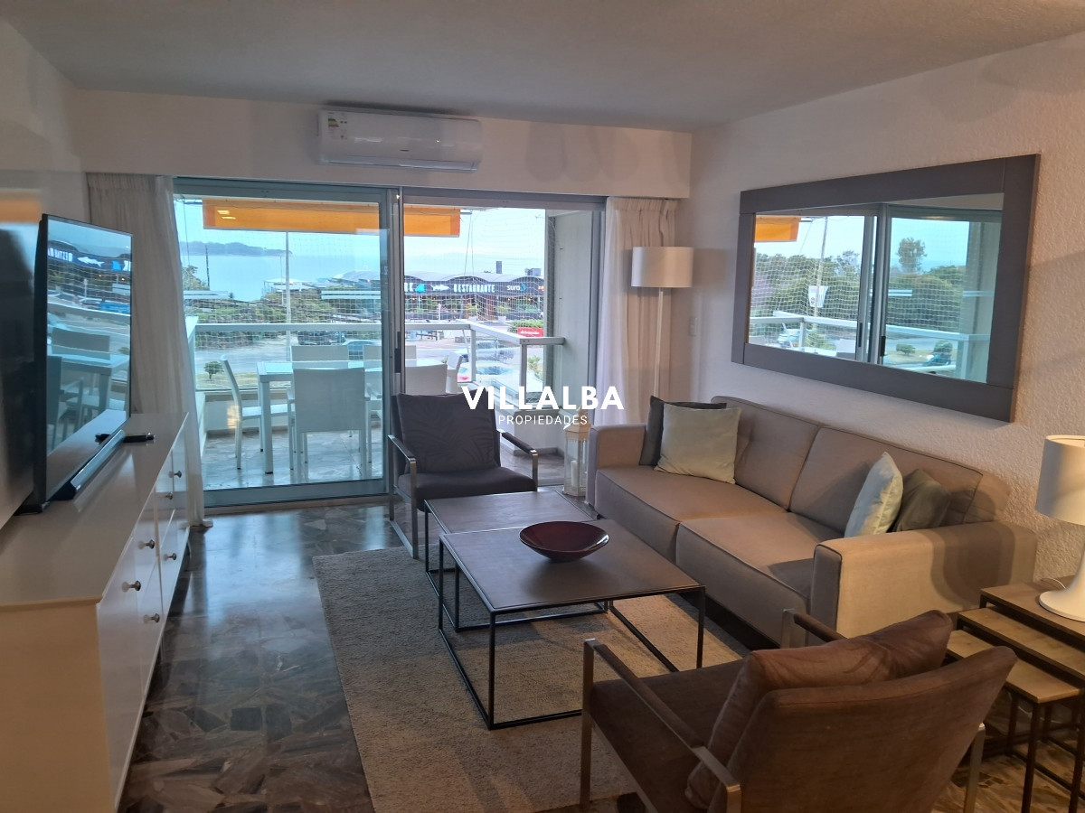 Apartamento ID.2482 - Hermoso Departamento de 3 dormitorios en venta frente al mar. 