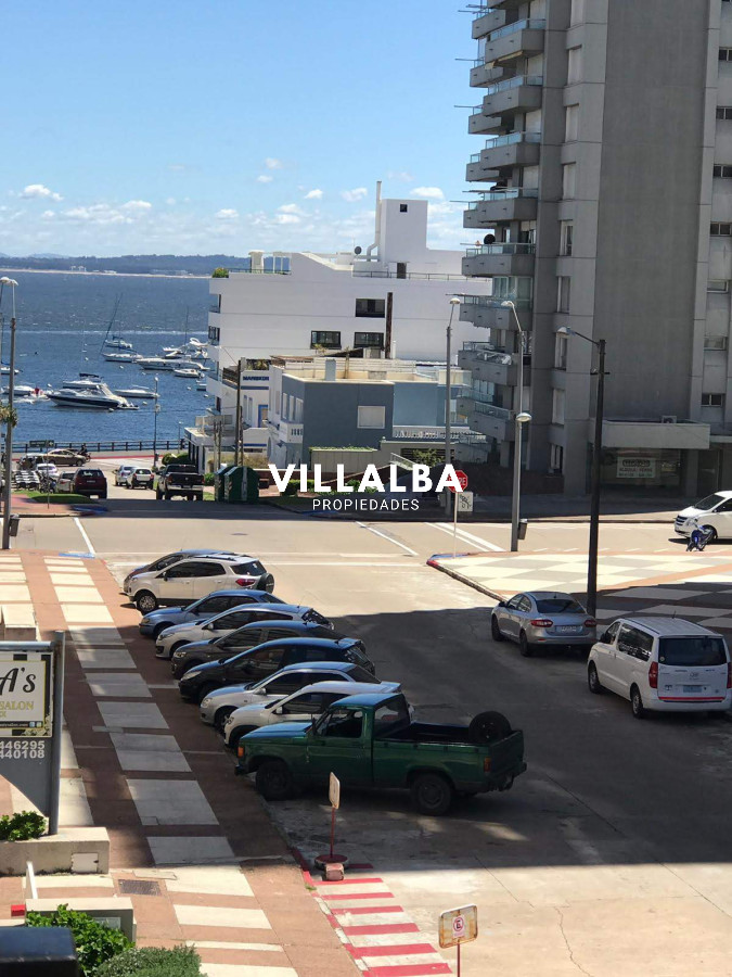 Apartamento ID.4052 - Apartamento en venta en Peninsula, Punta del Este 