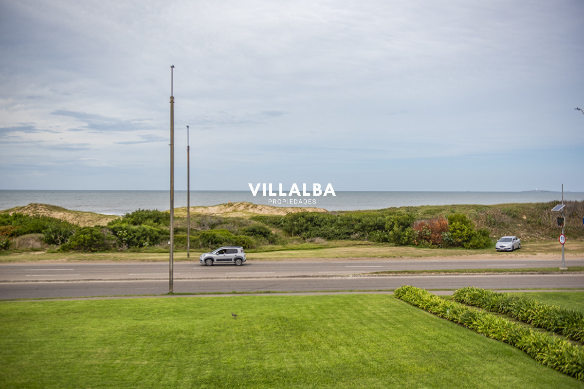 Apartamento ID.3923 - Venta Apartamento sobre la rambla,  Rincon del Indio.