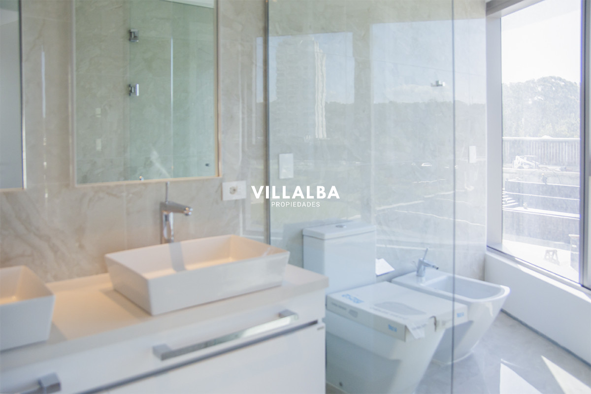 Apartamento ID.2811 - Departamento de 2 suite en venta frente al mar torre permium. Trump Tower