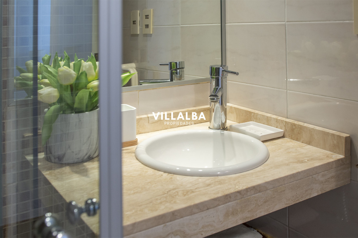 Apartamento ID.4123 - Apartamento de 2 dormitorios con vista al mar en venta en Peninsula.