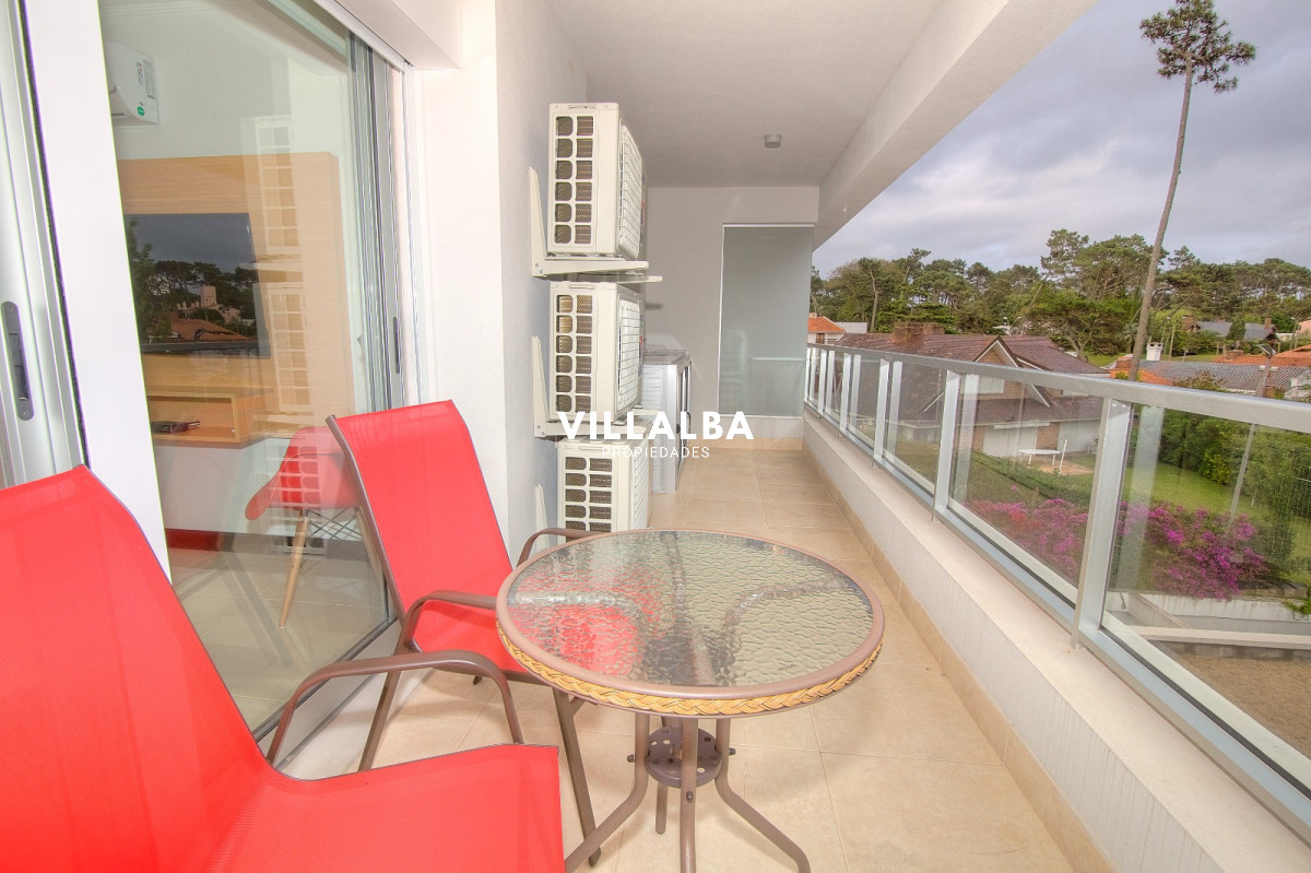 Apartamento ID.3664 - Apartamento en Venta de 3 dormitorios en Playa Mansa , Punta del este
