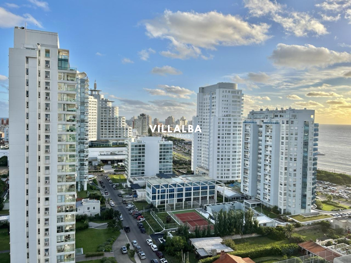 Apartamento ID.2795 - Apartamento  en Venta de 3 dormitorio en Playa Mansa , Torre Miami Boulevard