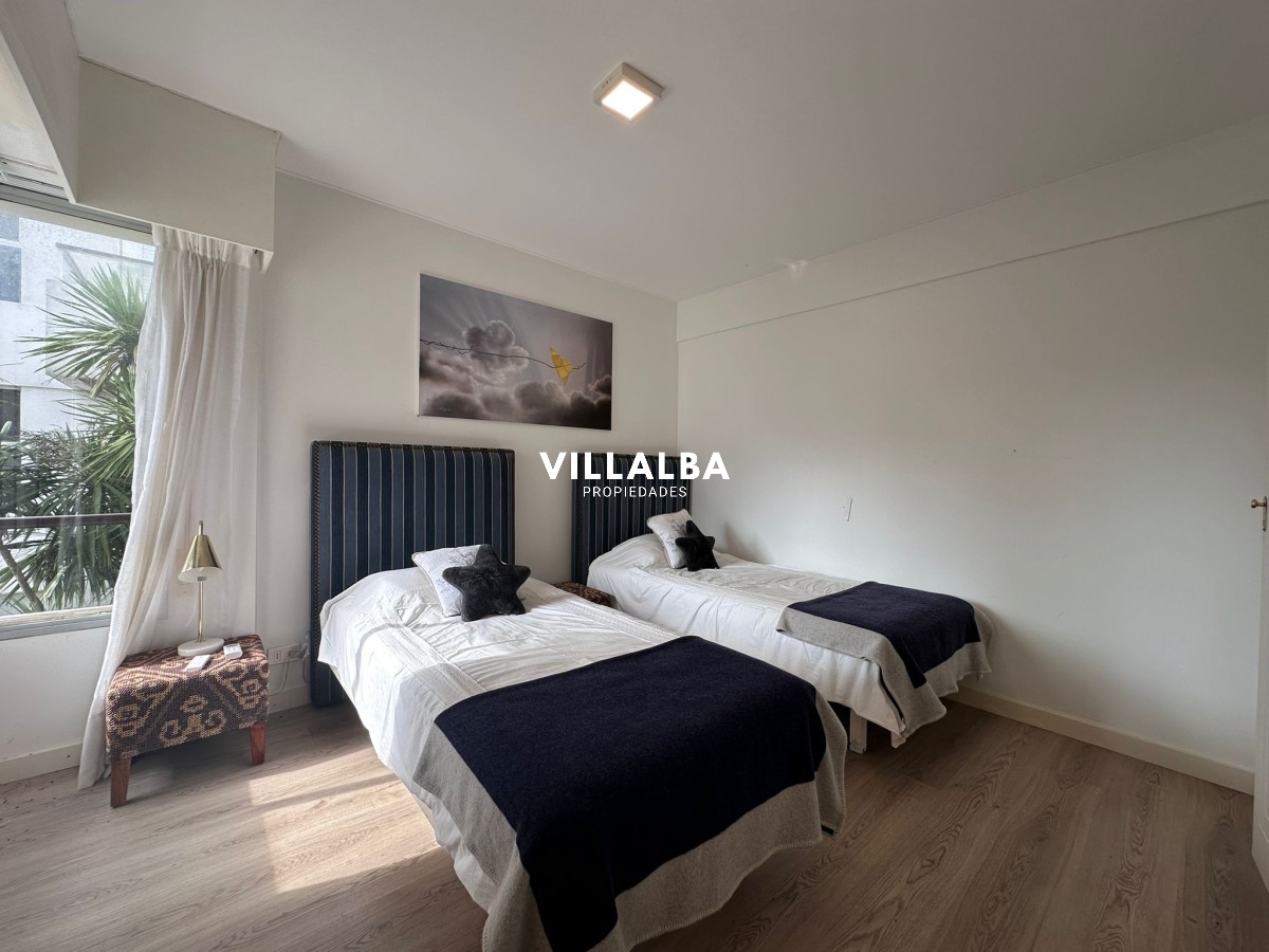 Apartamento ID.3610 - Se vende departamento de 4 dormitorios , Playa brava, Esturion