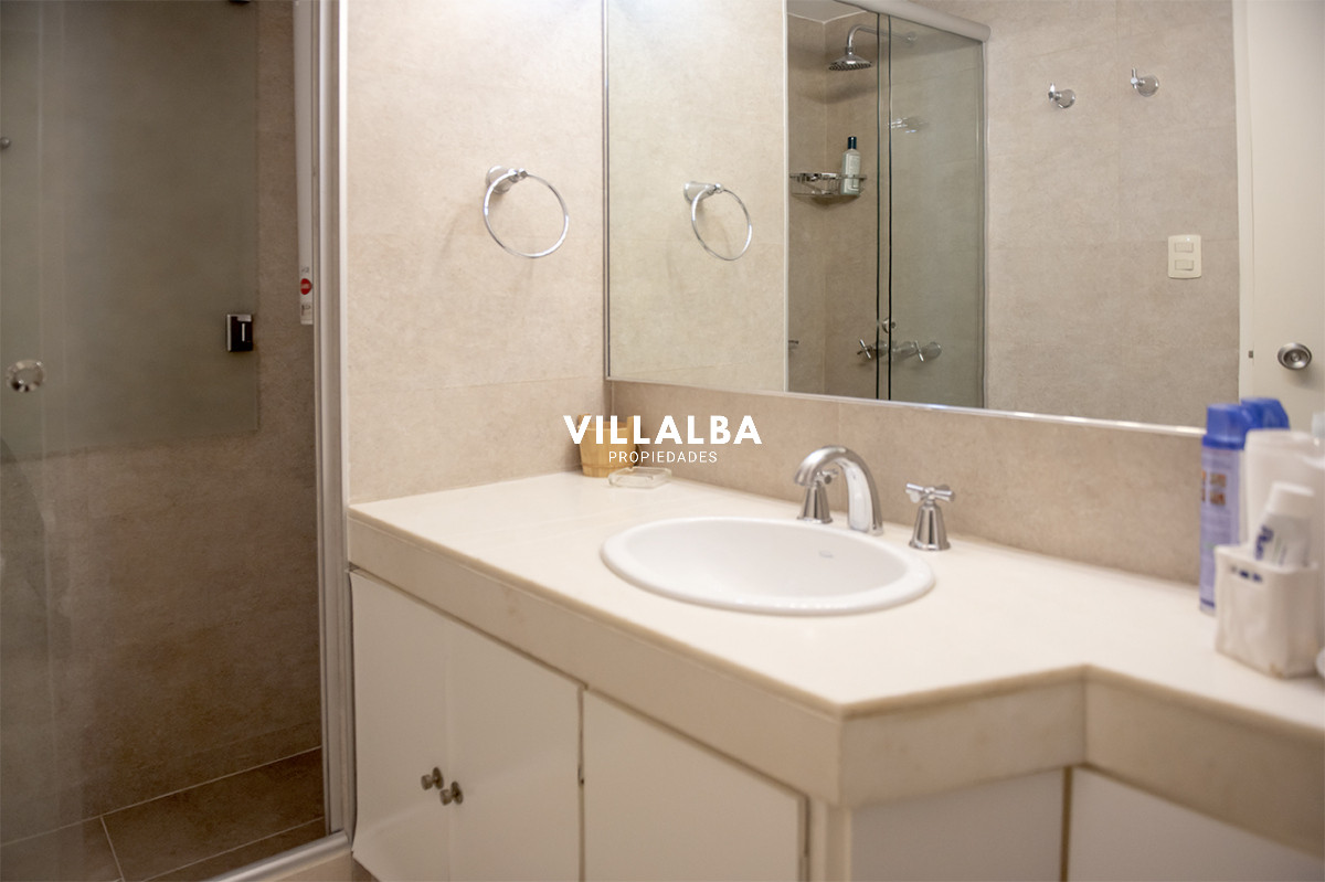 Apartamento ID.3635 - Vende departamento de 3 dormitorios con vista al Puerto, Punta del Este