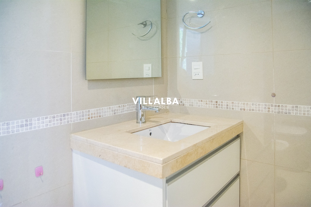 Apartamento ID.3666 - Espectacular departamento duplex a pasos del mar . 3 dormitorios en venta