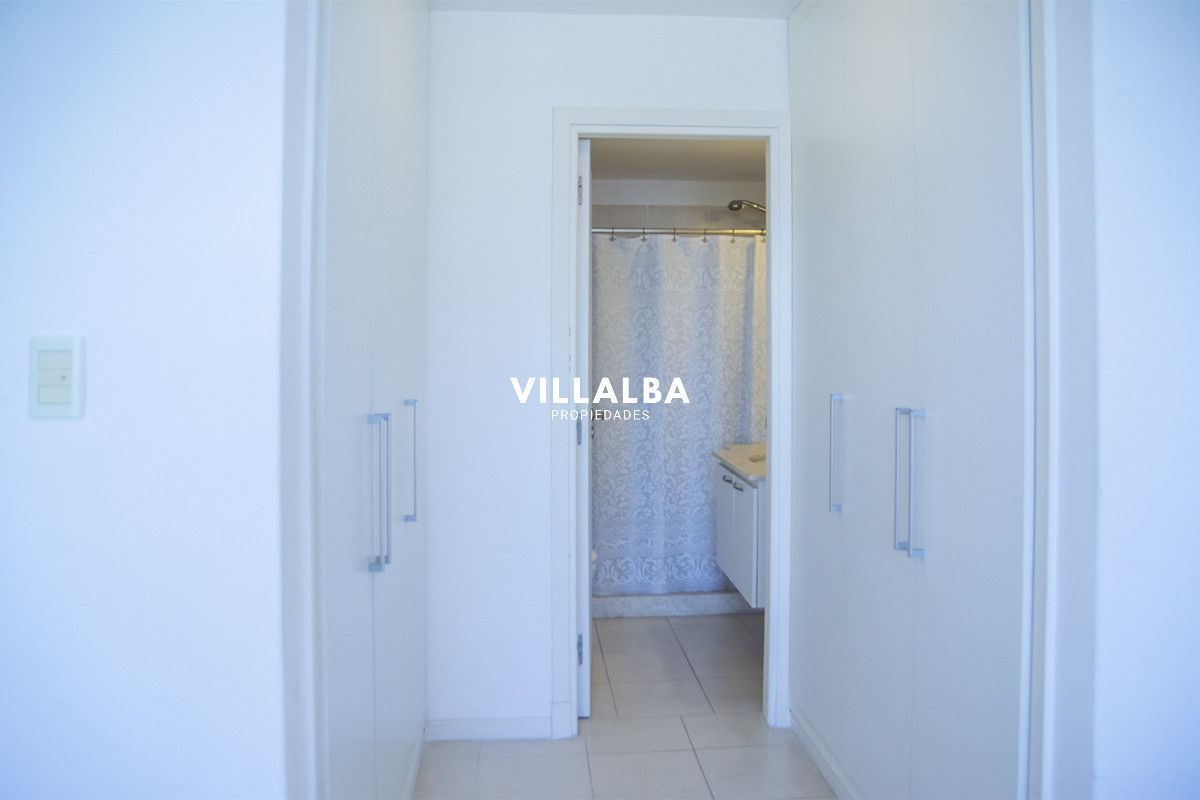 Apartamento ID.4001 - Vende apto de 2 dormitorios con vista al mar en Punta del este