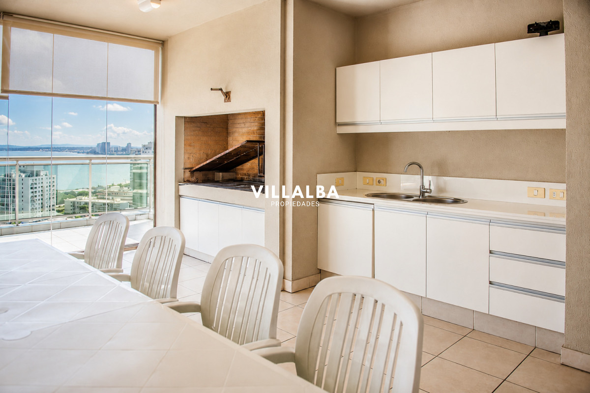 Apartamento ID.3508 - Hermoso Pent-house en torre Imperiale ,venta en zona de la Brava.