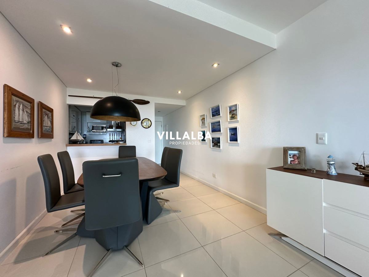 Apartamento ID.2754 - Vende departamento en Azure tower, playa mansa de 2 dormitorios, con vista al mar, Punta del Este