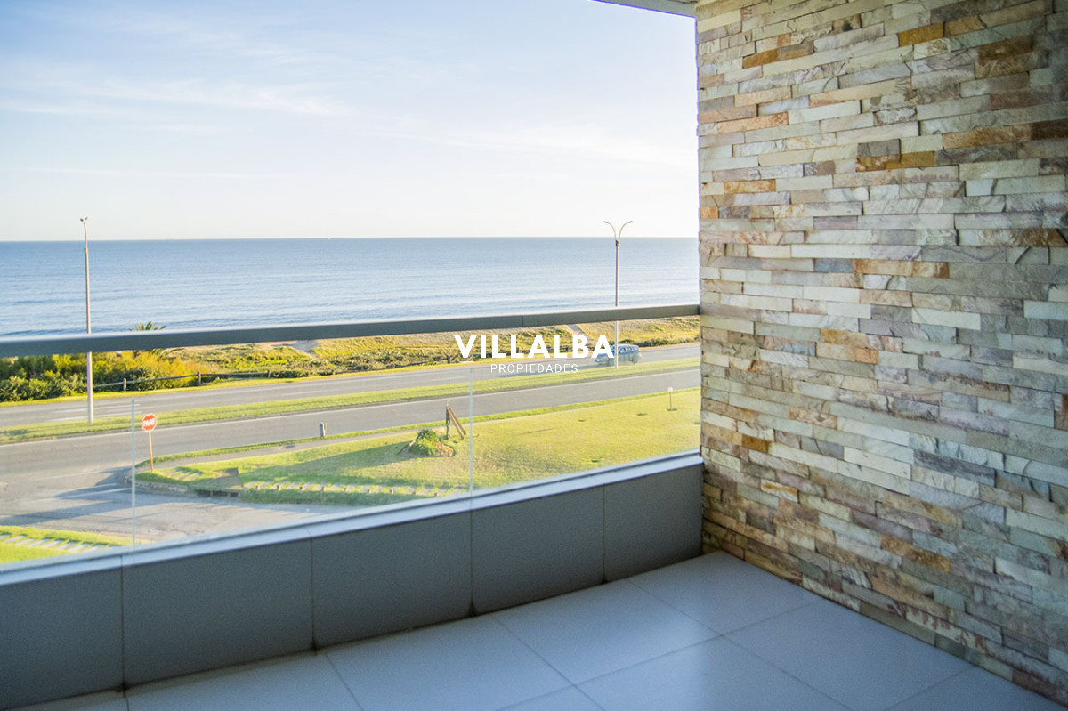 Apartamento ID.4249 - Departamento de 2 suites + depedencia en venta Frente al mar.