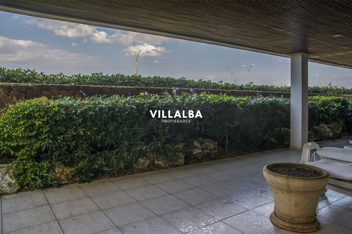 Apartamento ID.3609 - Apartamento de 4 dormitorios en Punta del Este frente al mar en Playa Brava