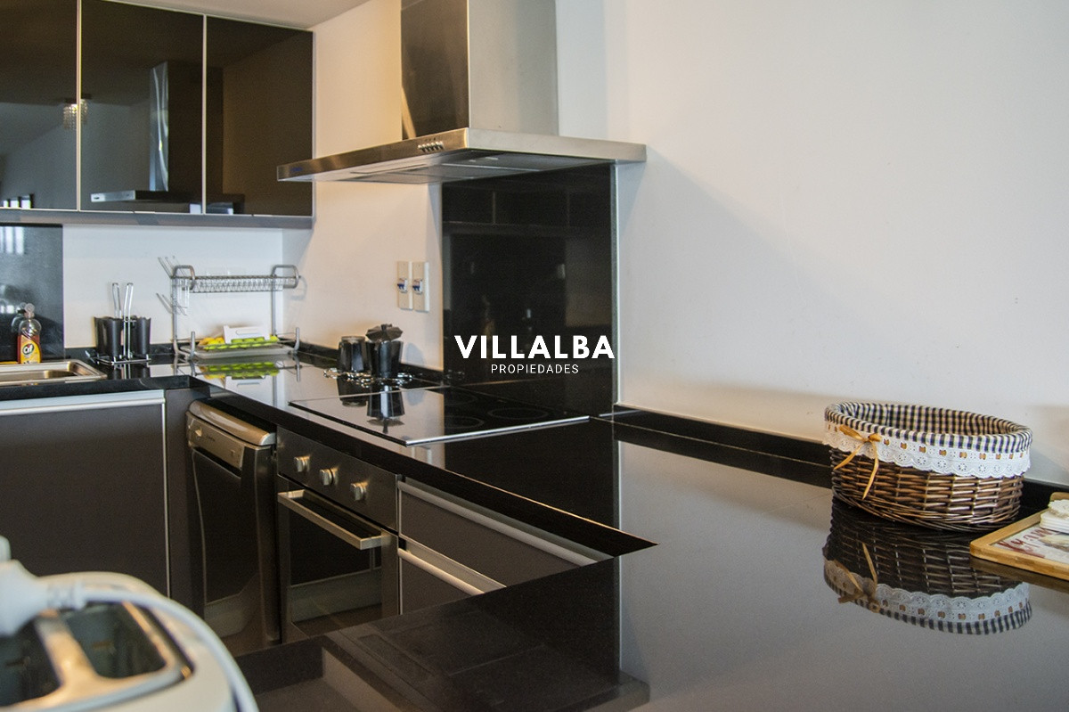 Apartamento ID.2178 - Vende apartamento. Edificio Bonaire. 3 dormitorios con servicios. Brava, Peninsula, Punta del Este