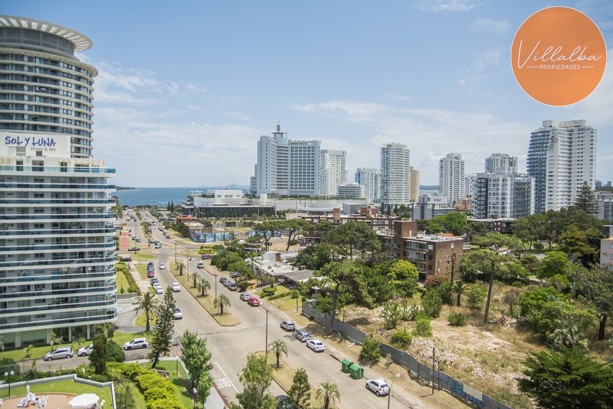 Apartamento ID.2810 - Vende apartamento de 2 dormitorios y medio en Chiverta, Reciclado completo. Punta del Este 