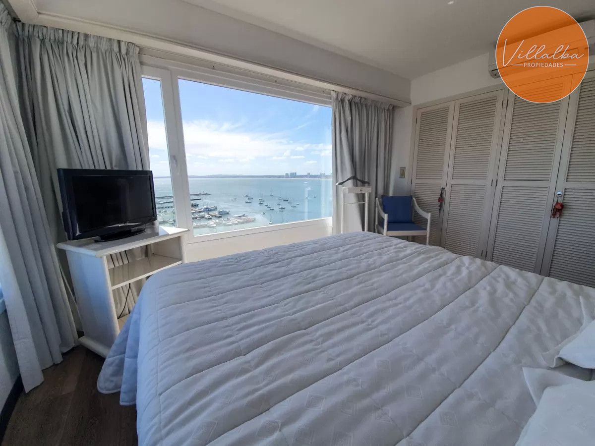 Apartamento ID.3639 - Departamento de 3 dormitorios + dep. en venta en Edif. Fontemar, vista al Puerto