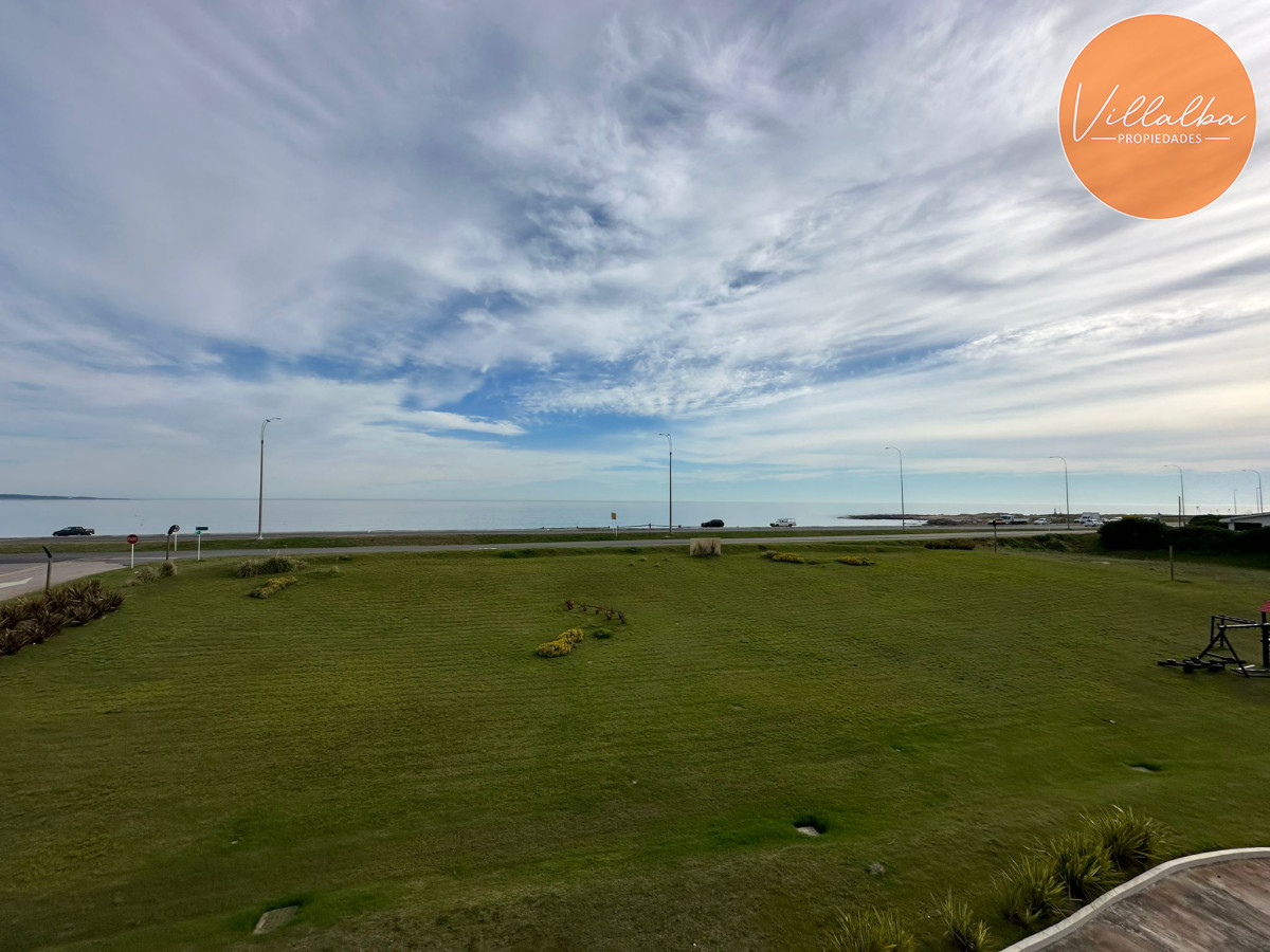 Apartamento ID.2754 - Vende departamento en Azure tower, playa mansa de 2 dormitorios, con vista al mar, Punta del Este