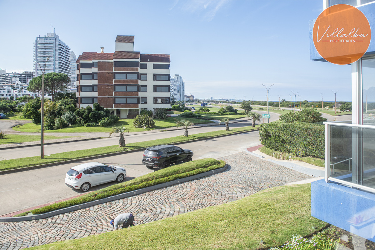 Apartamento ID.3480 - Vende departamento de 3 dormitorios en Ocean Tower, Punta del Este 