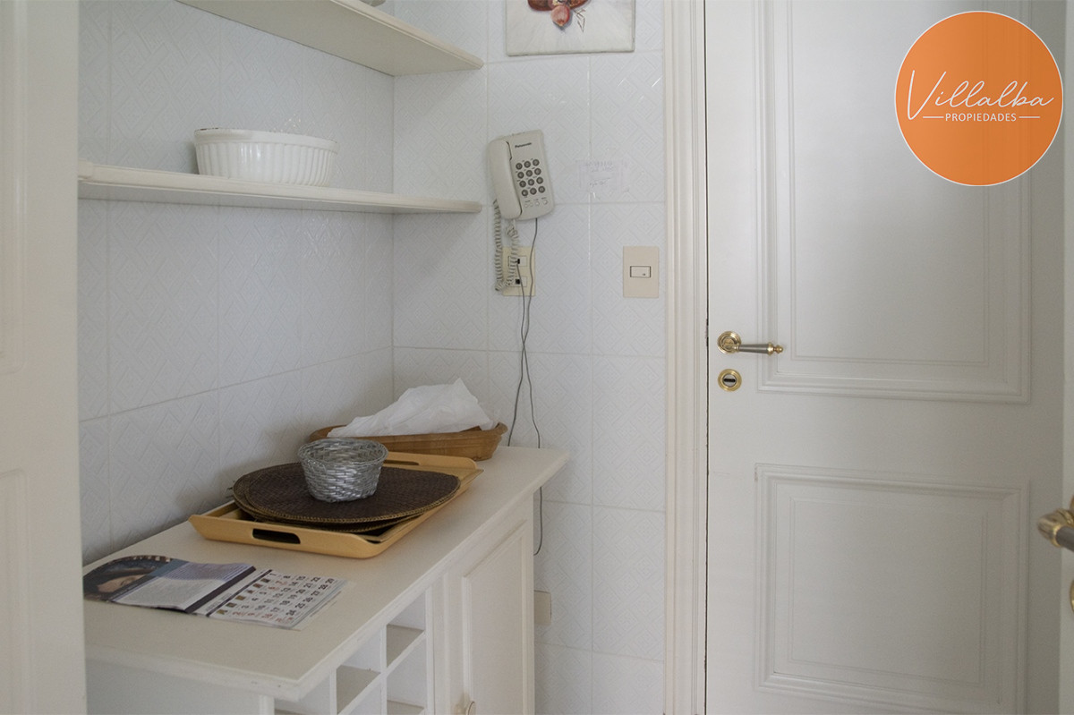 Apartamento ID.2535 - Departamento de 3 dormitorios en venta frente a Playa Mansa, Coral Tower