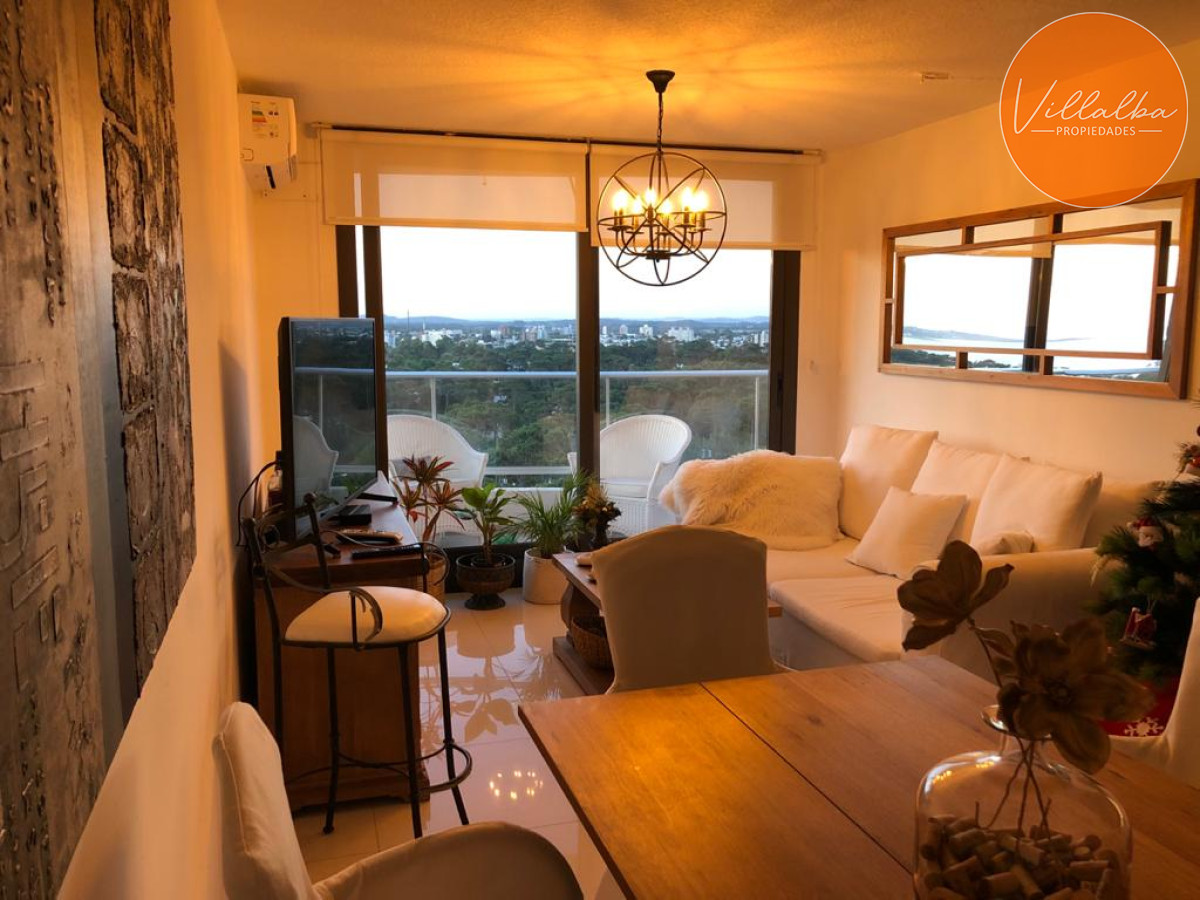 Apartamento ID.3468 - Vende apartamento de 2 dormitorios en Stradivarius, Punta del Este