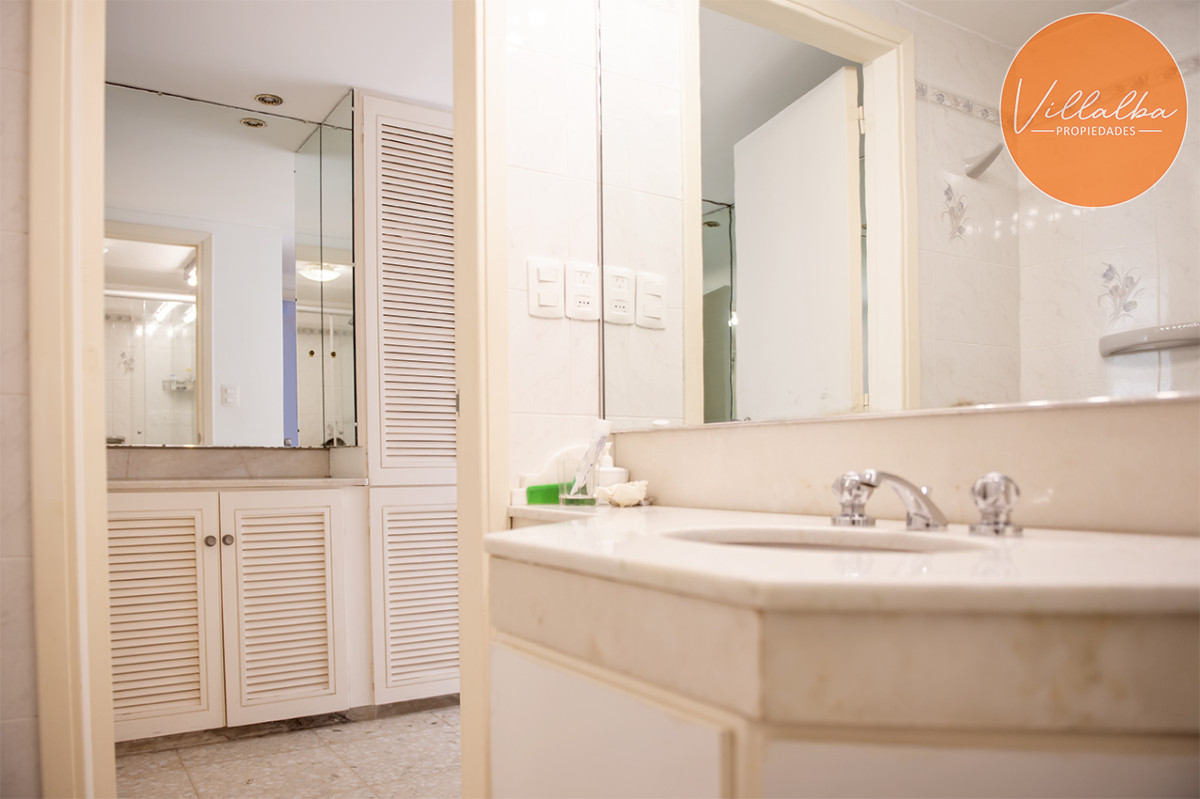 Apartamento ID.3635 - Vende departamento de 3 dormitorios con vista al Puerto, Punta del Este