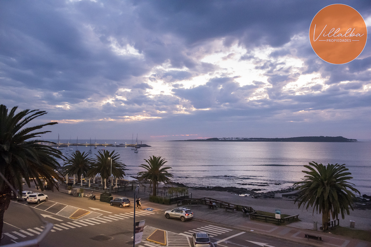 Apartamento ID.3641 - Edificio Espigon zona Puerto,  frente al mar. 