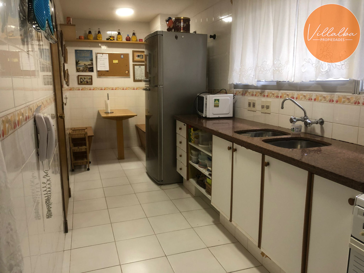 Apartamento ID.2020 - Oportunidad para comprar apartamento en primera línea financiado, con vista frontal al mar. Punta del Este.