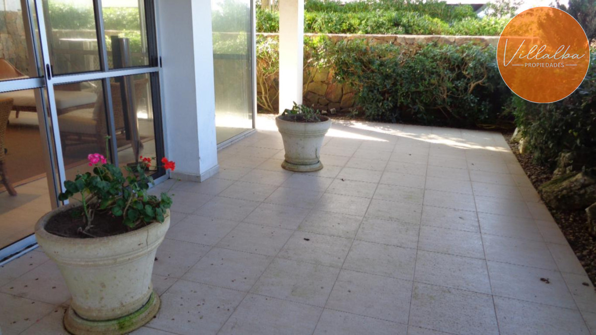 Apartamento ID.3609 - Apartamento de 4 dormitorios en Punta del Este frente al mar en Playa Brava