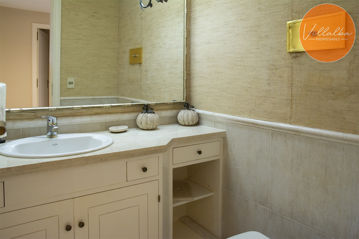 Apartamento ID.3609 - Apartamento de 4 dormitorios en Punta del Este frente al mar en Playa Brava