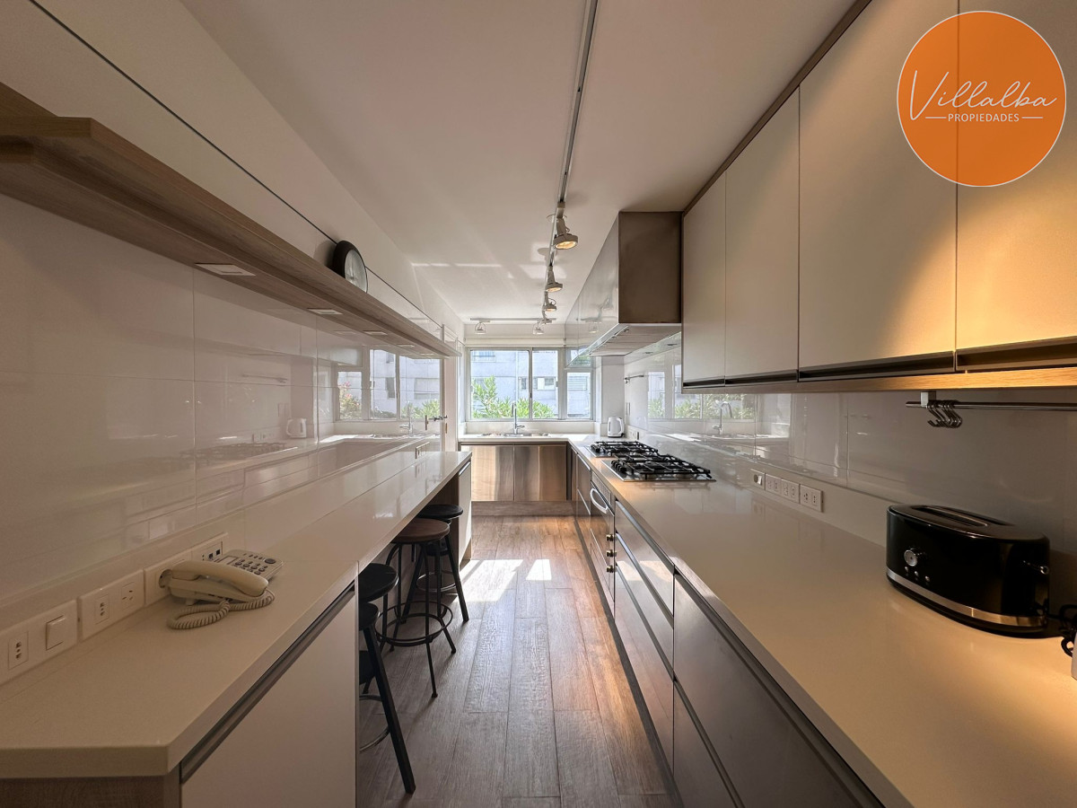 Apartamento ID.3610 - Se vende departamento de 4 dormitorios , Playa brava, Esturion