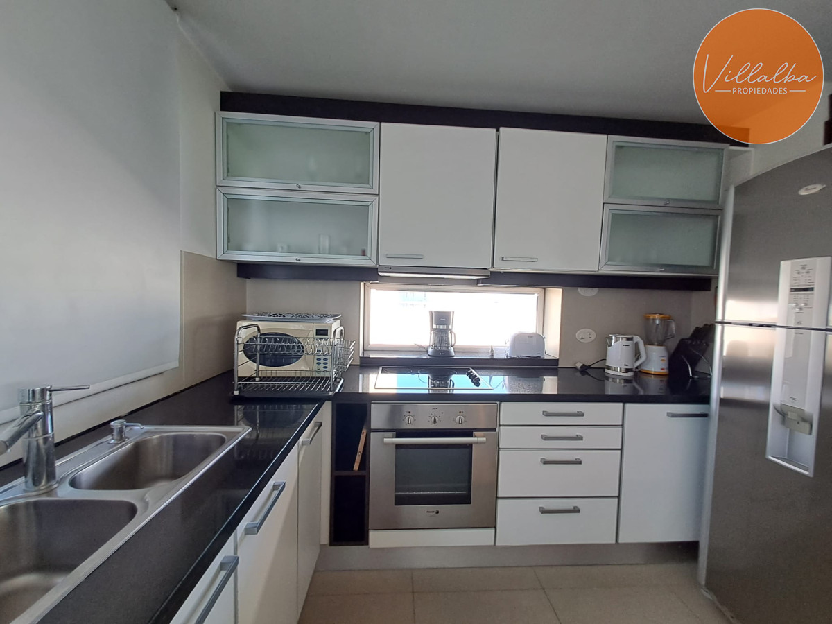 Apartamento ID.2256 - Espectacular penthouse a metros de playa mansa, 2 suites en venta!