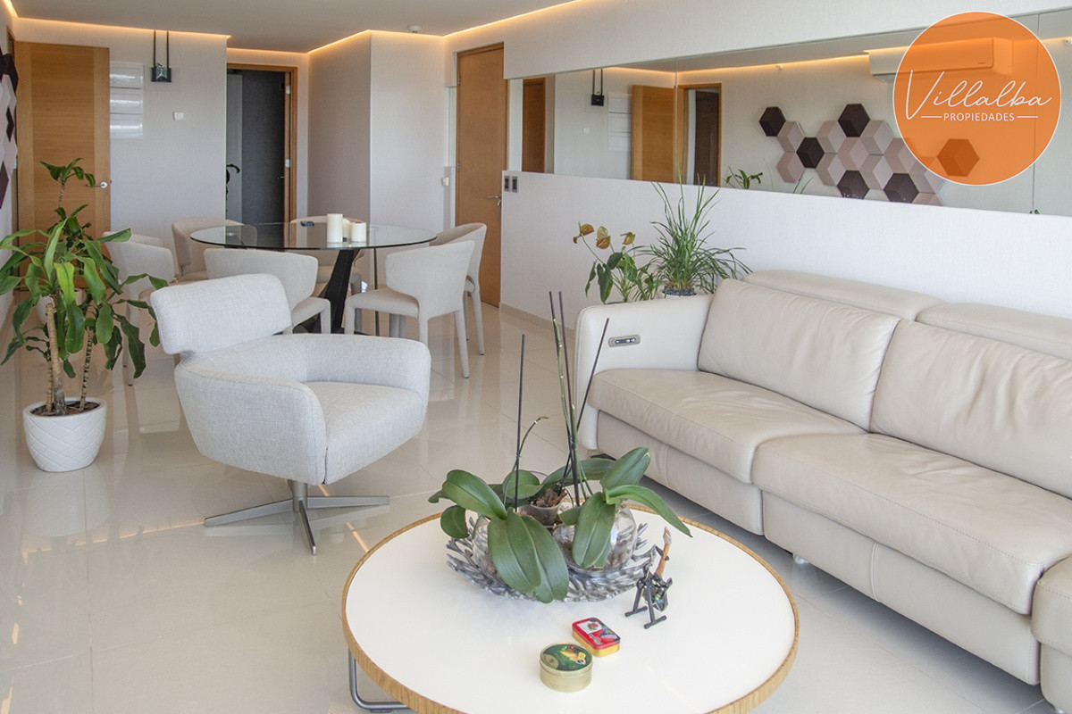 Apartamento ID.2384 - Oportunidad en playa mansa, finamente decorado. Sunrise Tower