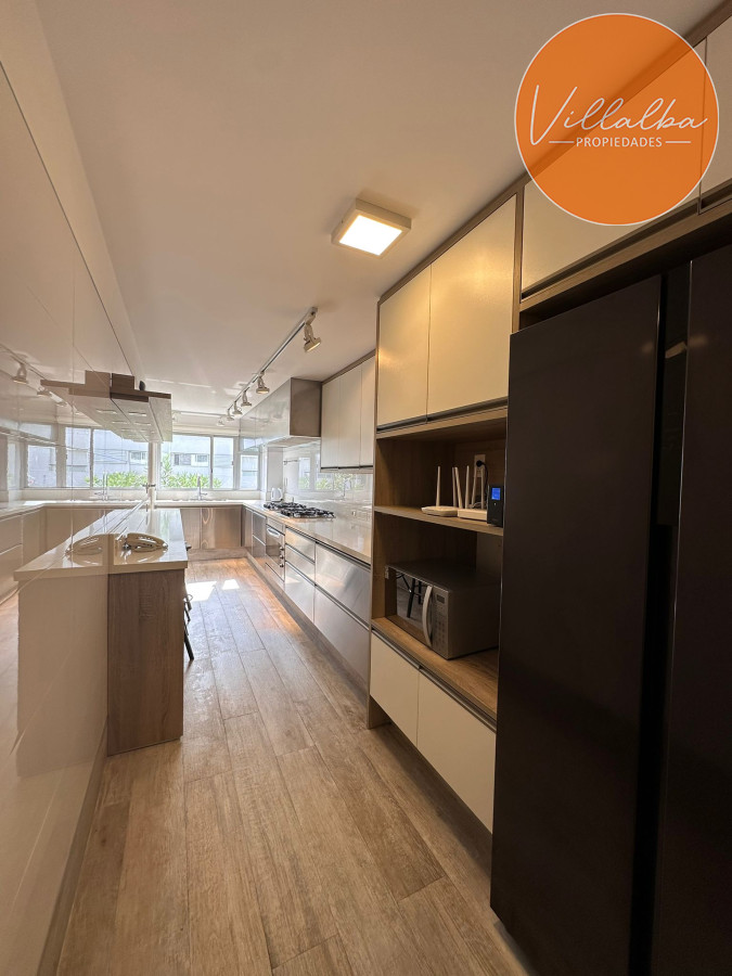 Apartamento ID.3610 - Se vende departamento de 4 dormitorios , Playa brava, Esturion
