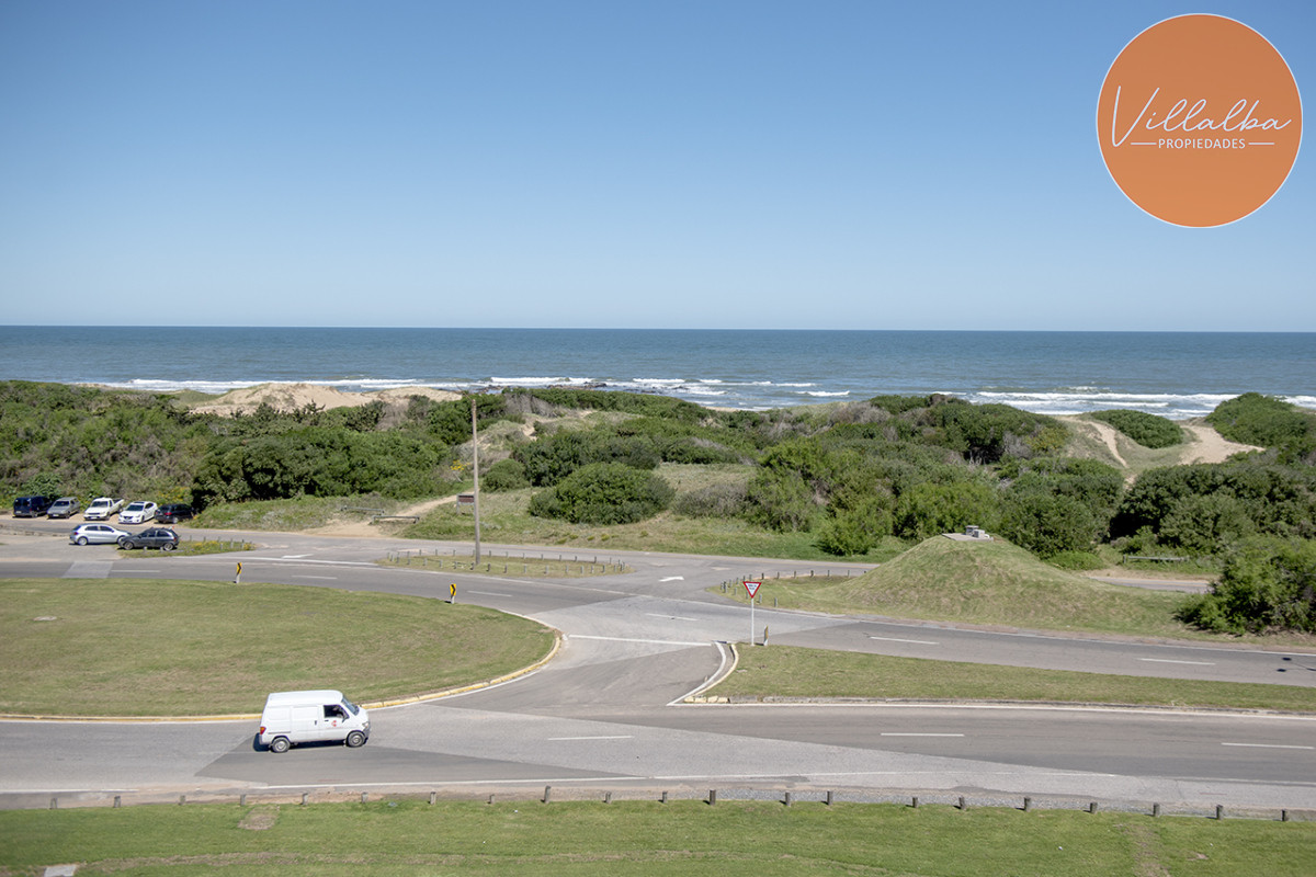 Apartamento ID.2367 - Penthouse frente al mar en venta, 3 suites. Blue Bird