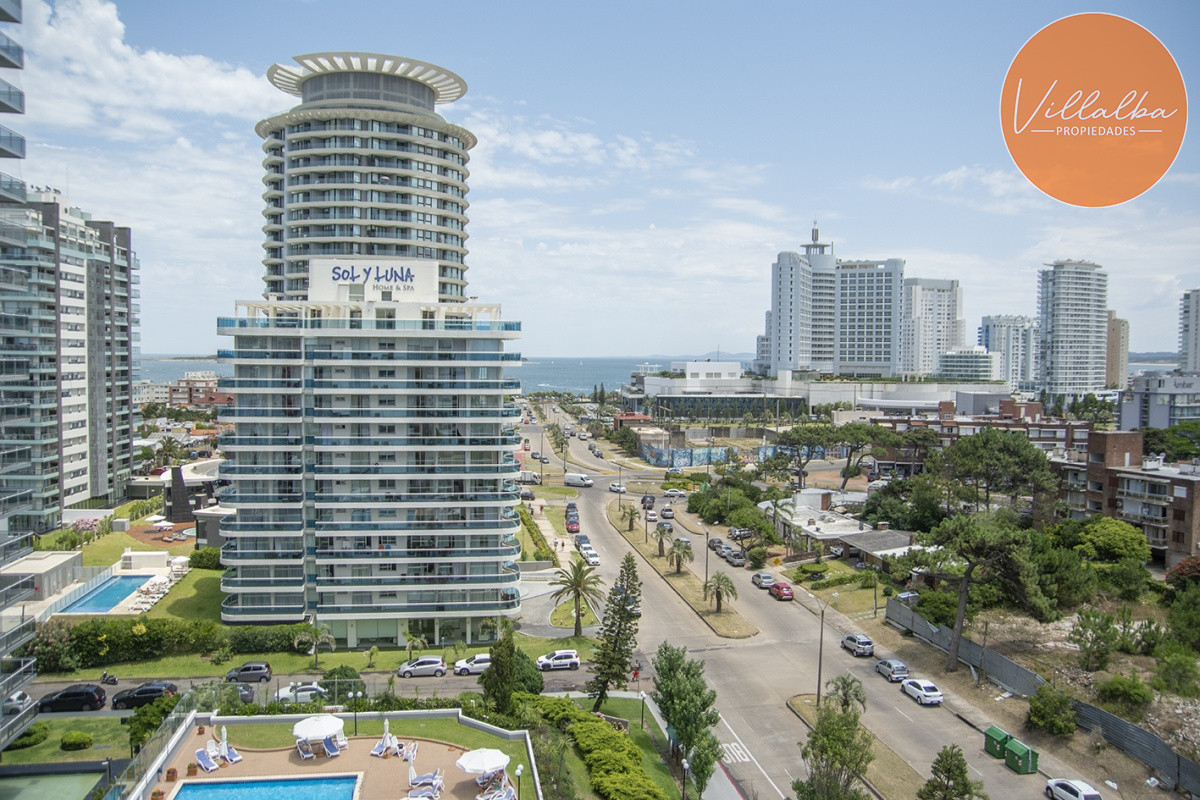 Apartamento ID.2810 - Vende apartamento de 2 dormitorios y medio en Chiverta, Reciclado completo. Punta del Este 