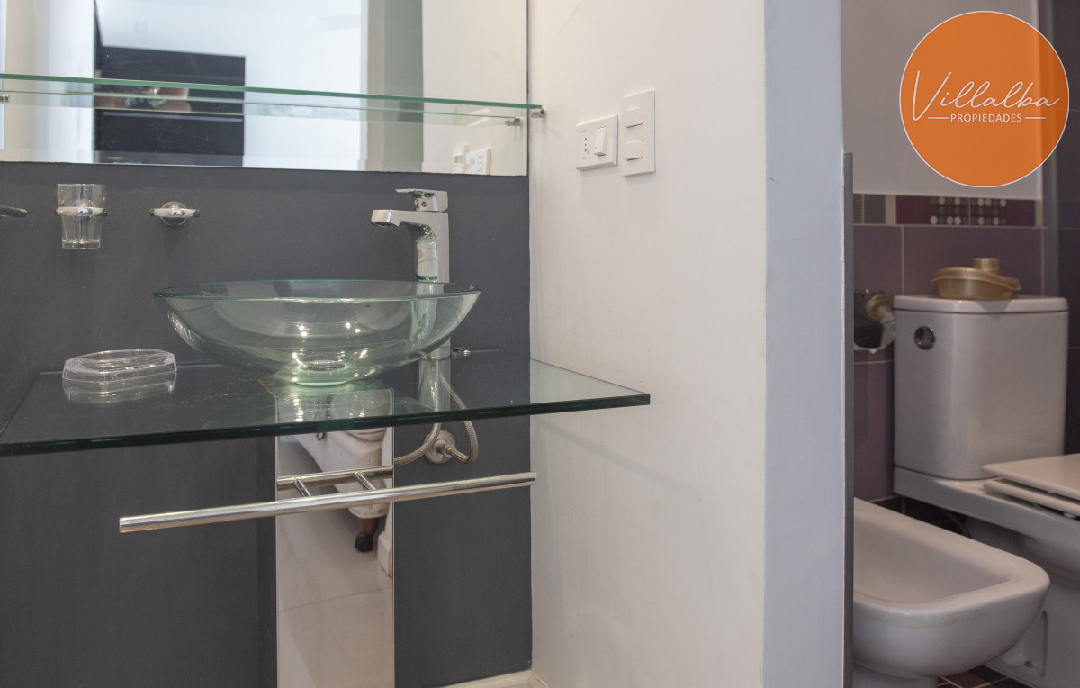 Apartamento ID.865 - Hermoso Ph con azotea propia, parrillero, 2 dormitorios, No te lo pierdas.